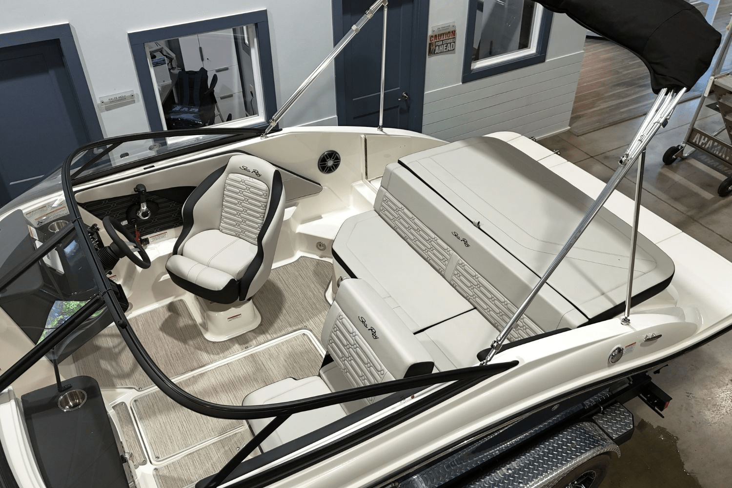 2025 Sea Ray SPX 190 Image Thumbnail #10