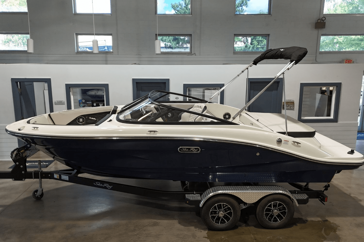 2025 Sea Ray SPX 190 Image Thumbnail #1