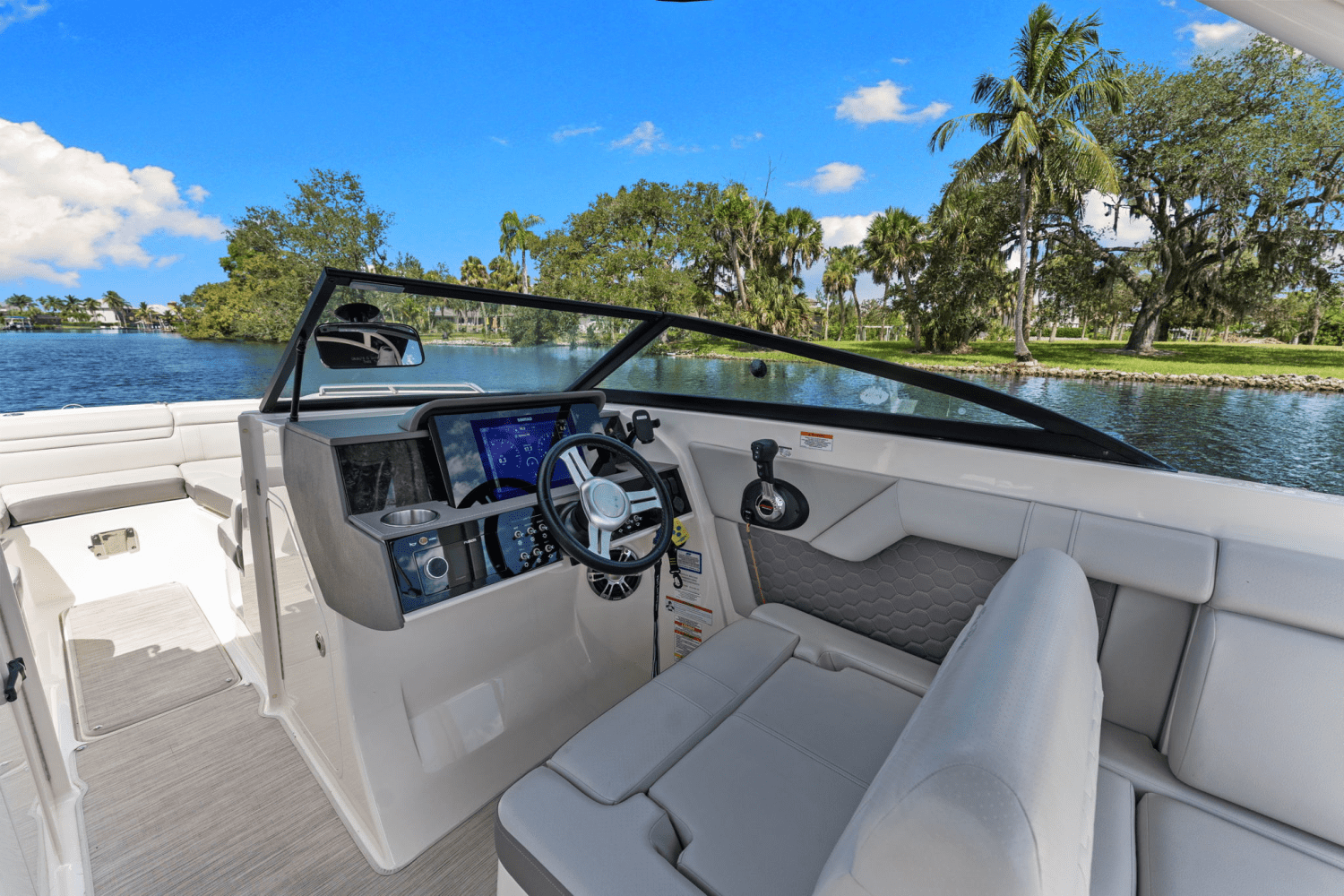 2021 Sea Ray 270 SD-OB Image Thumbnail #4