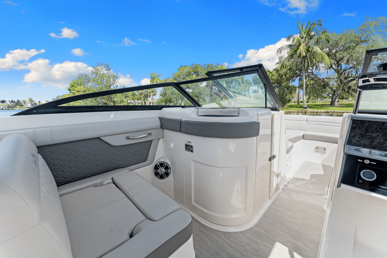 2021 Sea Ray 270 SD-OB Image Thumbnail #13