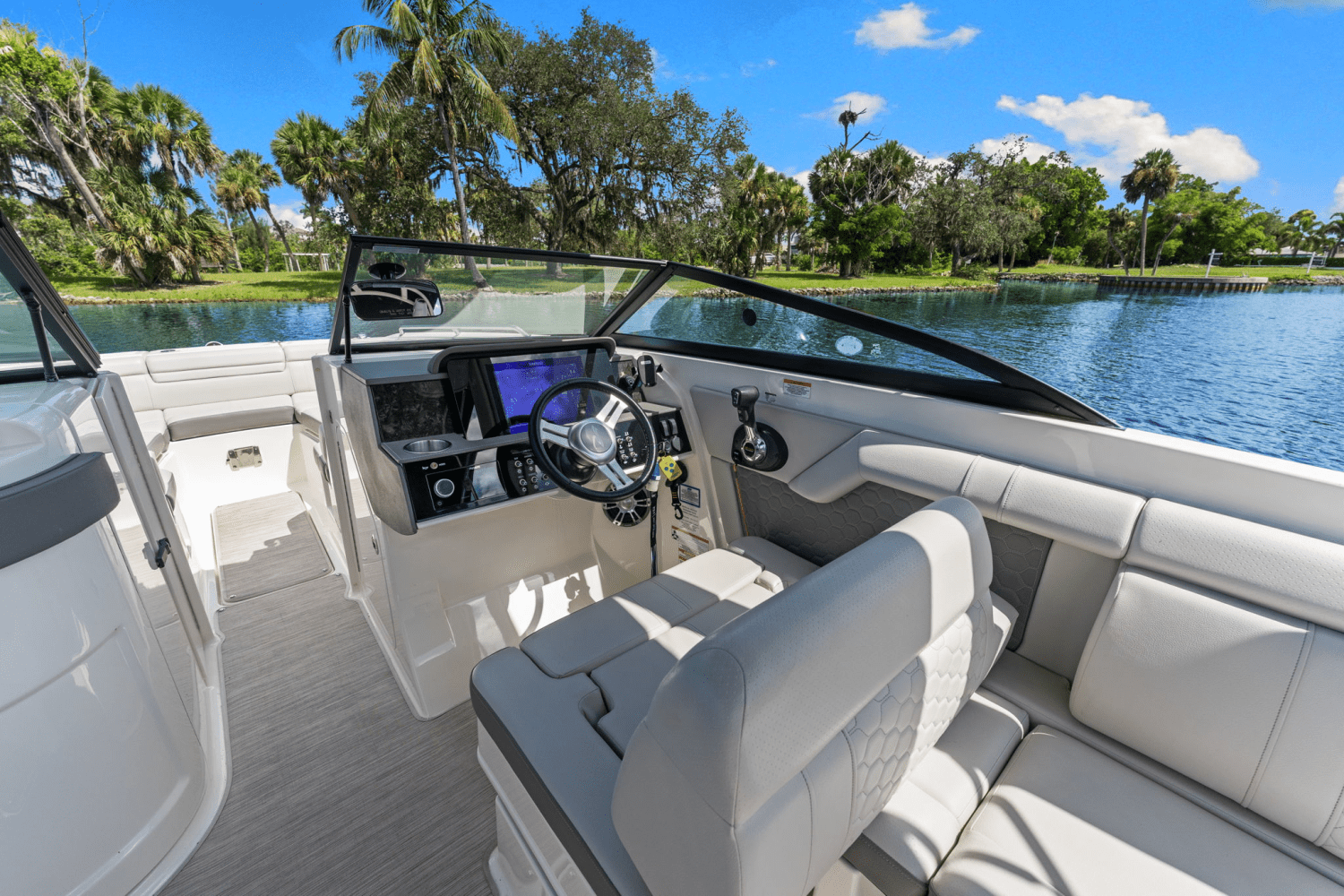 2021 Sea Ray 270 SD-OB Image Thumbnail #5