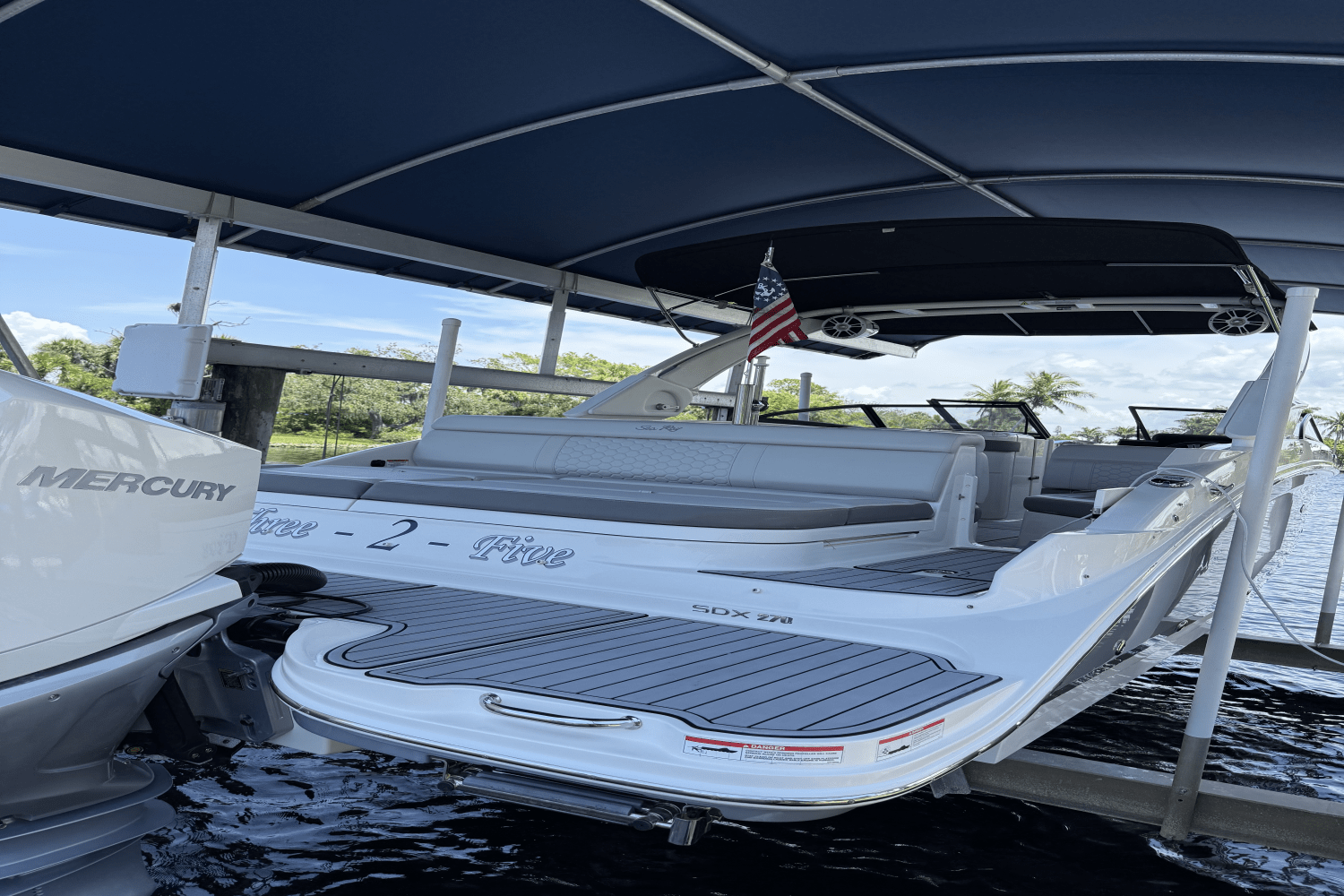 2021 Sea Ray 270 SD-OB Image Thumbnail #4