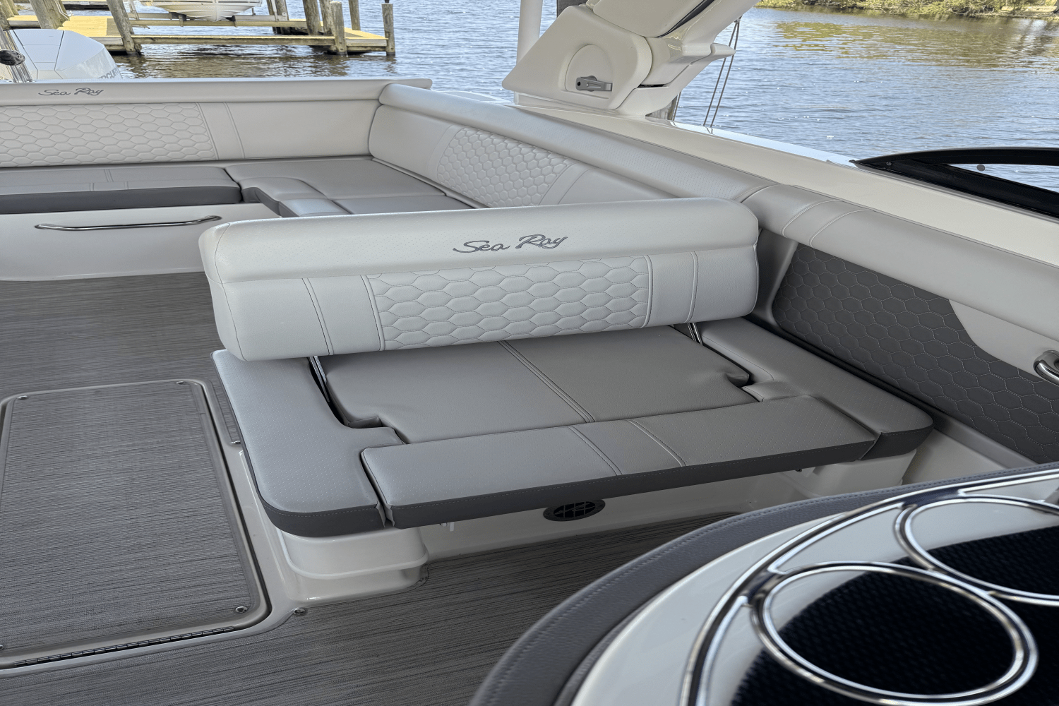 2021 Sea Ray 270 SD-OB Image Thumbnail #11