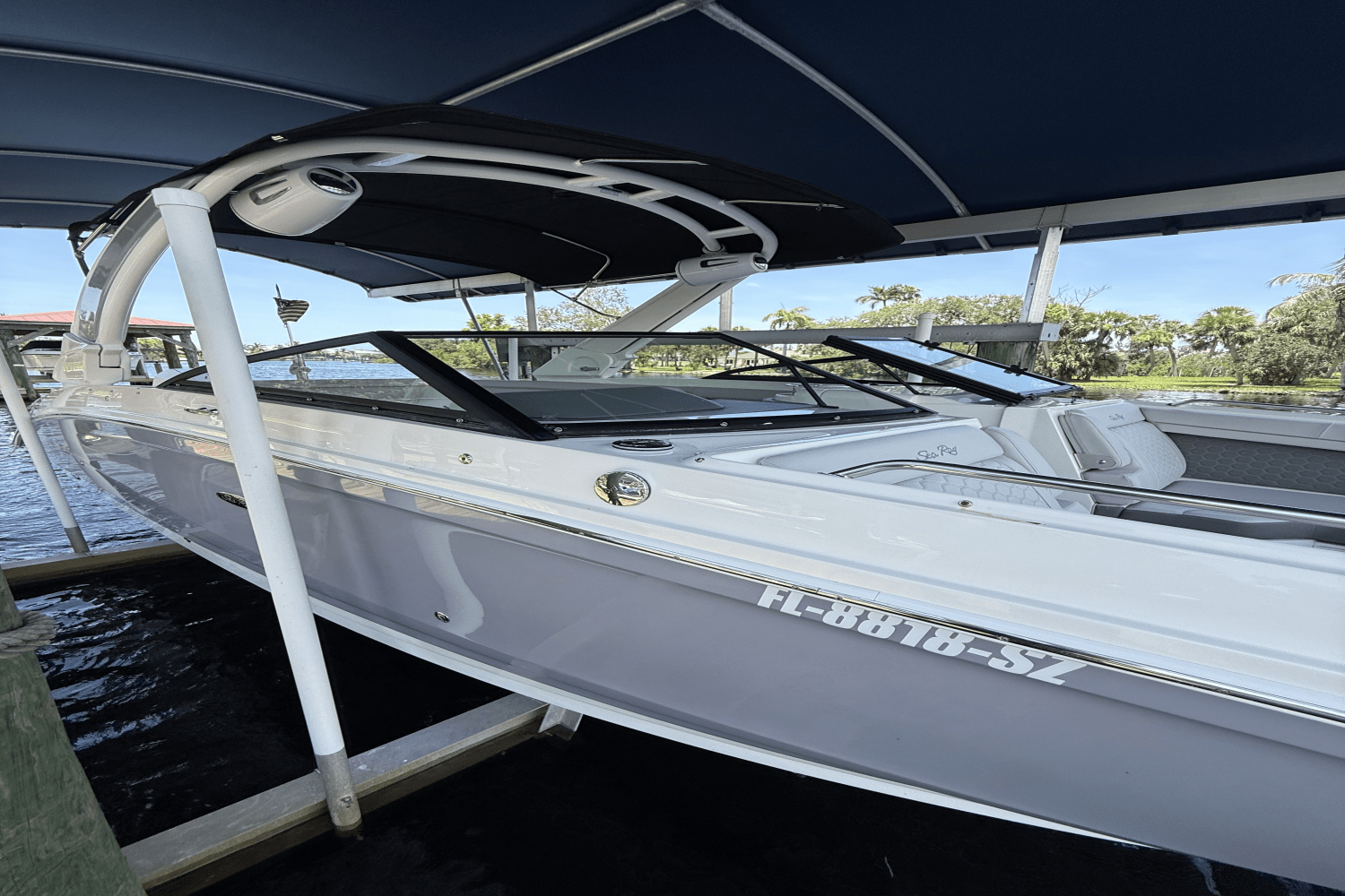 2021 Sea Ray 270 SD-OB Image Thumbnail #2