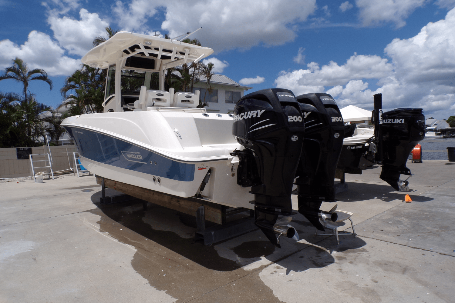 2009 Boston Whaler 250 OUTRAGE Image Thumbnail #4