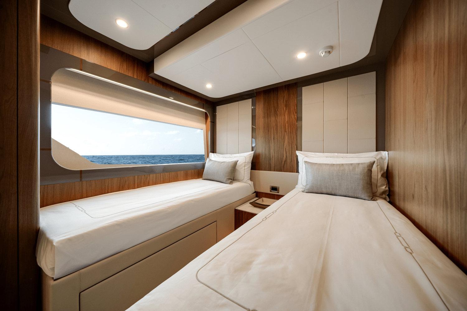 2025 Ocean Alexander 27R Image Thumbnail #33