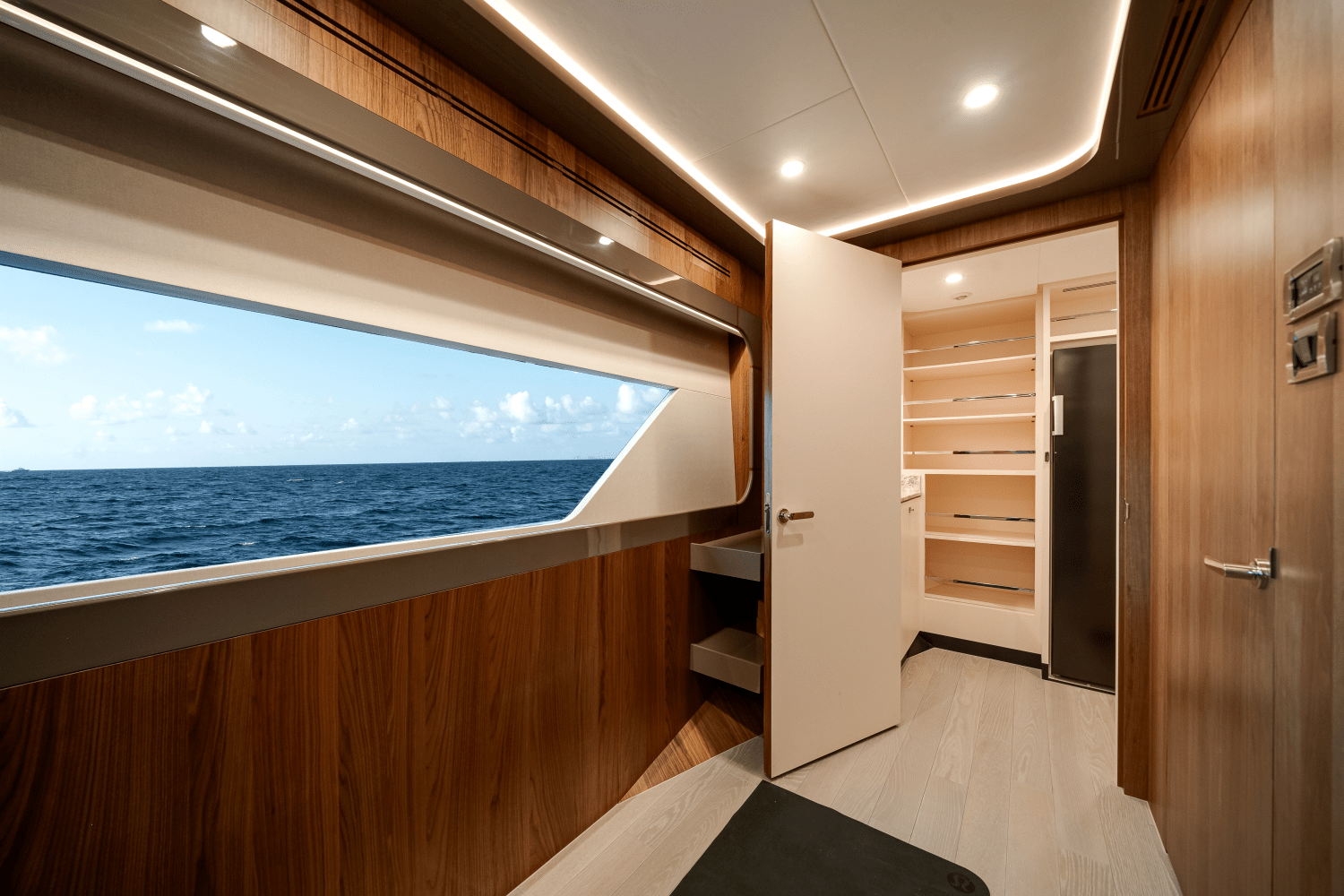 2025 Ocean Alexander 27R Image Thumbnail #40