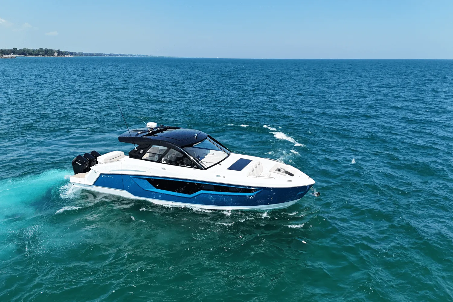 2026 Cruisers Yachts 50GLS OB Image Thumbnail #12
