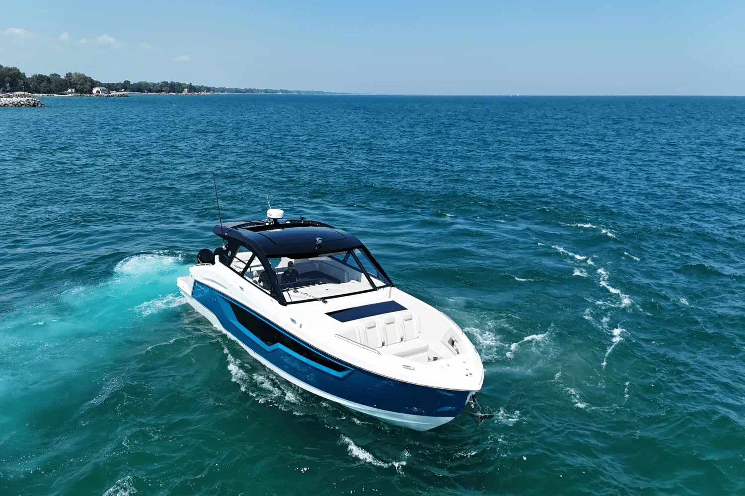 2026 Cruisers Yachts 50GLS OB Image Thumbnail #14