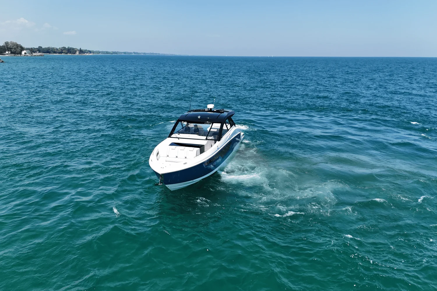 2026 Cruisers Yachts 50 GLS Outboard Image Thumbnail #17