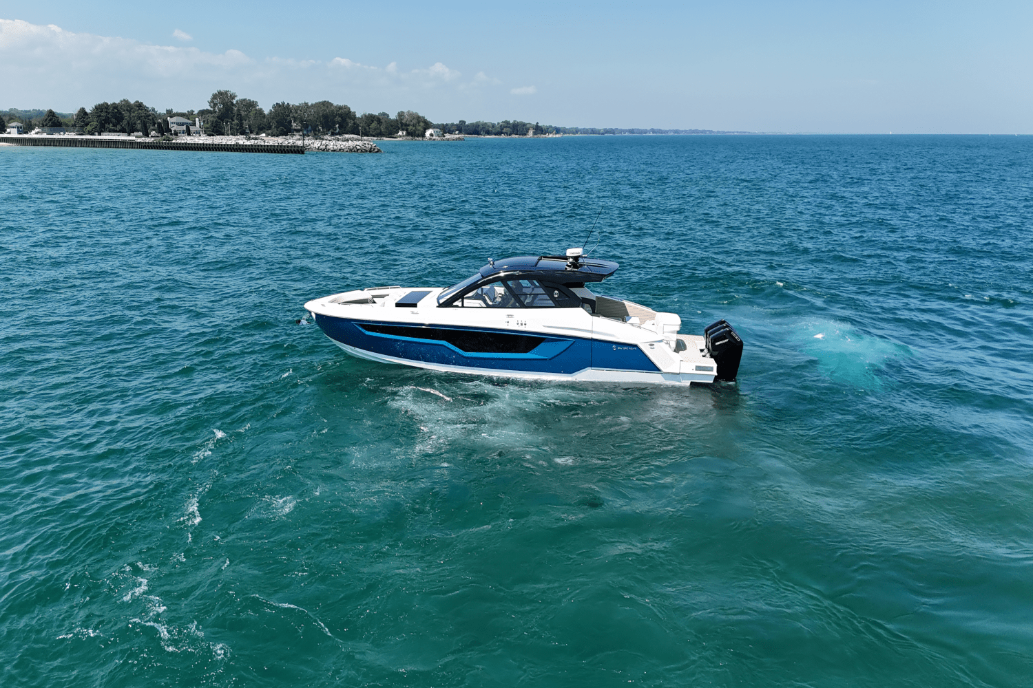 2026 Cruisers Yachts 50GLS OB Image Thumbnail #18