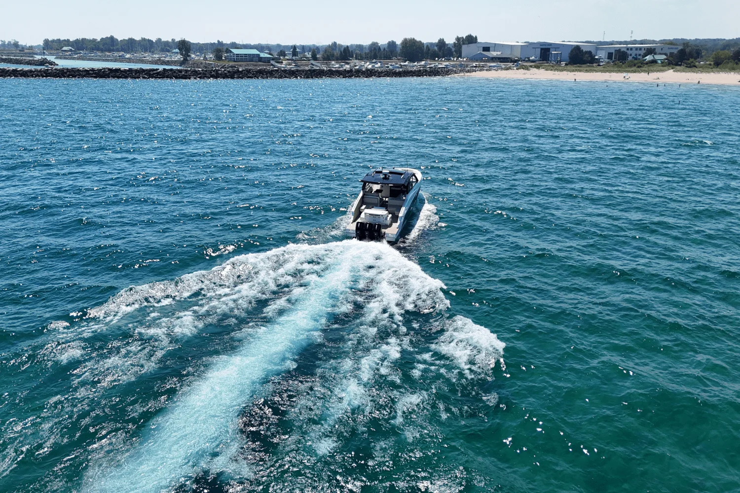 2026 Cruisers Yachts 50 GLS Outboard Image Thumbnail #26