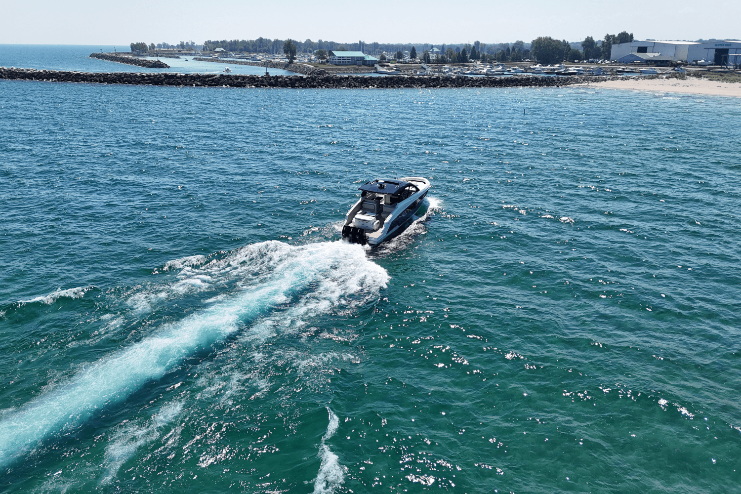 2026 Cruisers Yachts 50GLS OB Image Thumbnail #30