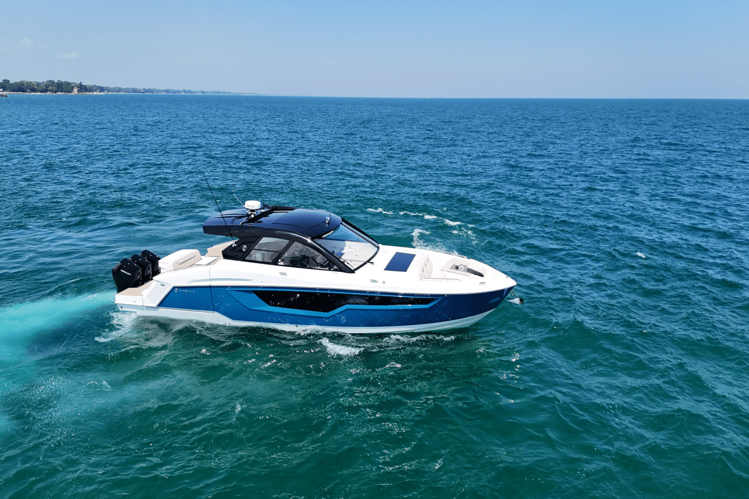 2026 Cruisers Yachts 50GLS OB Image Thumbnail #11