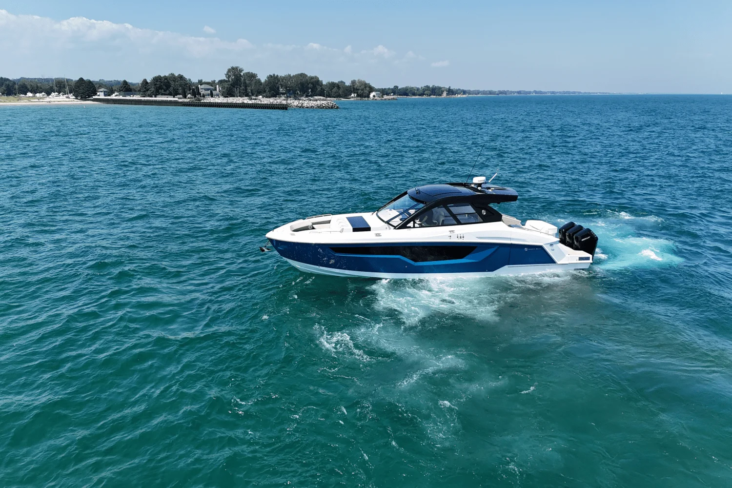 2026 Cruisers Yachts 50 GLS Outboard Image Thumbnail #7