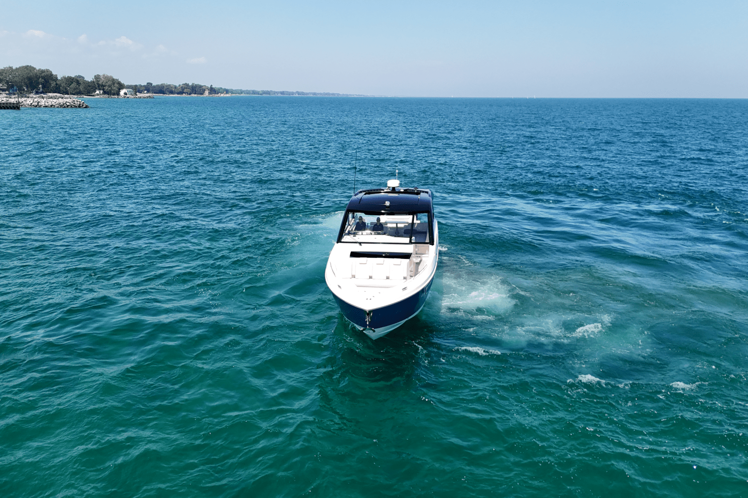 2026 Cruisers Yachts 50GLS OB Image Thumbnail #16