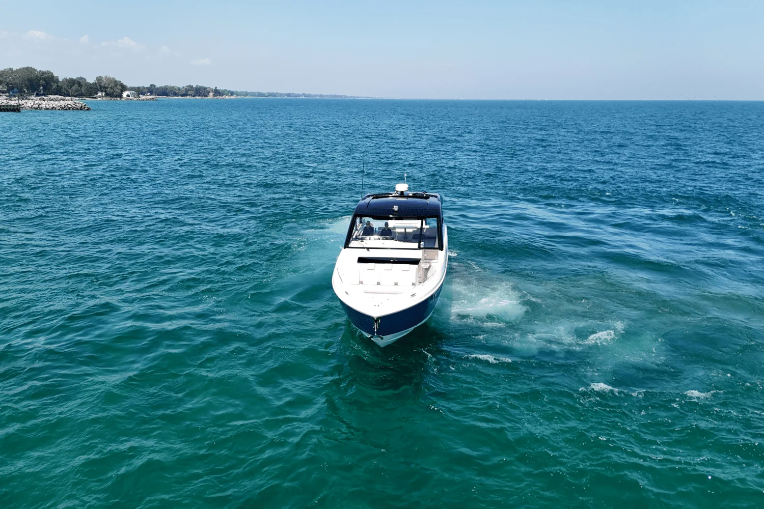 2026 Cruisers Yachts 50 GLS Outboard Image Thumbnail #16