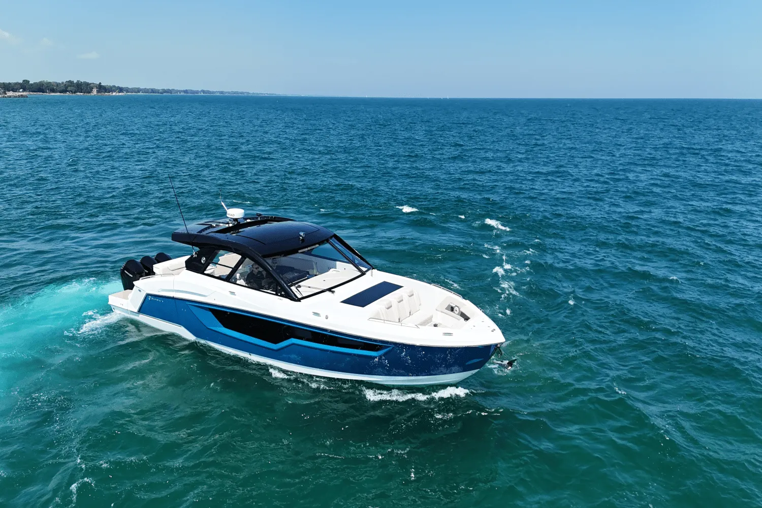 2026 Cruisers Yachts 50GLS OB Image Thumbnail #13