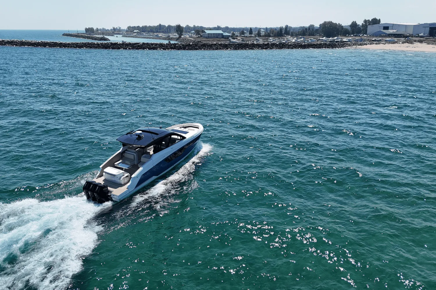 2026 Cruisers Yachts 50GLS OB Image Thumbnail #28