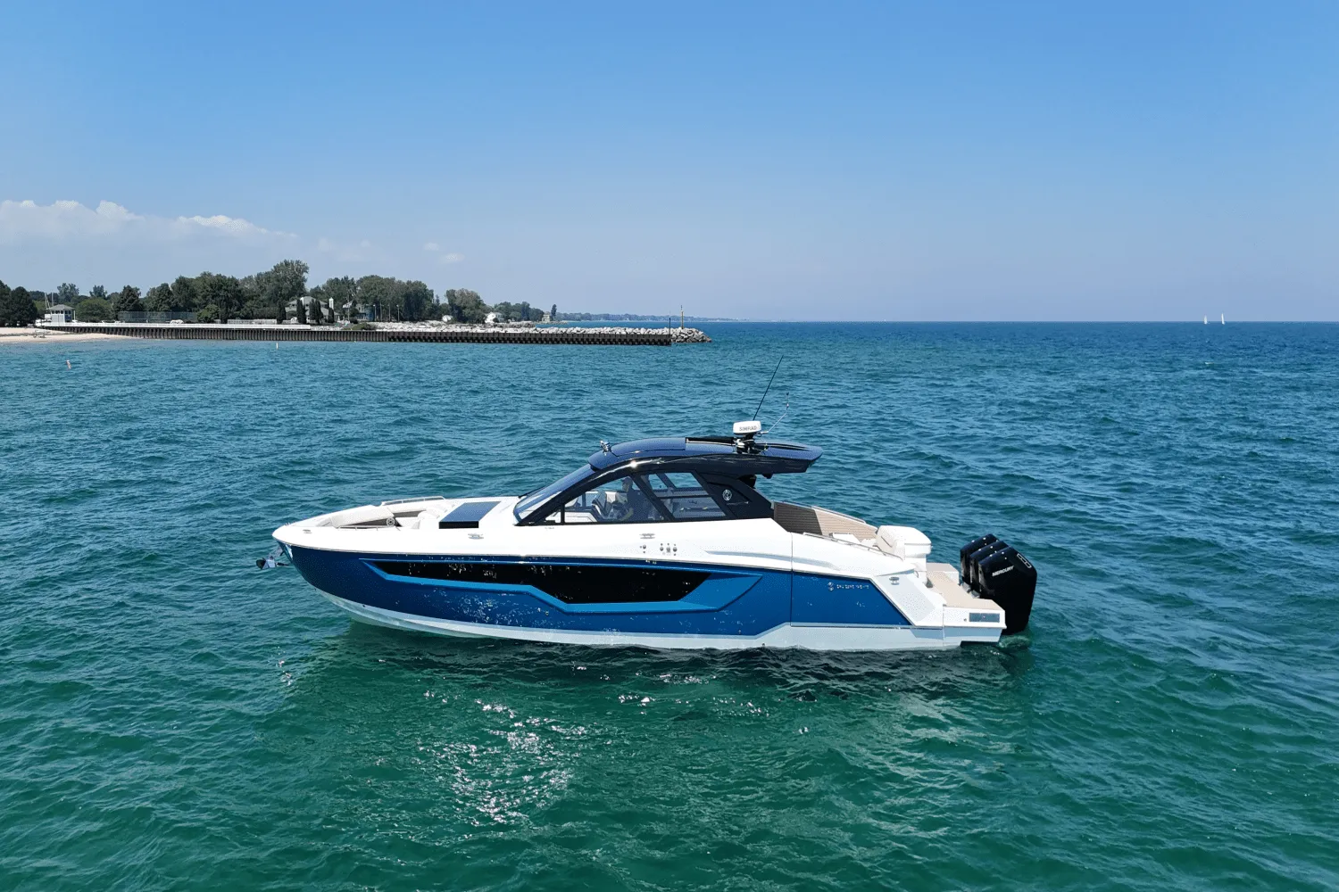 2026 Cruisers Yachts 50GLS OB Image Thumbnail #0