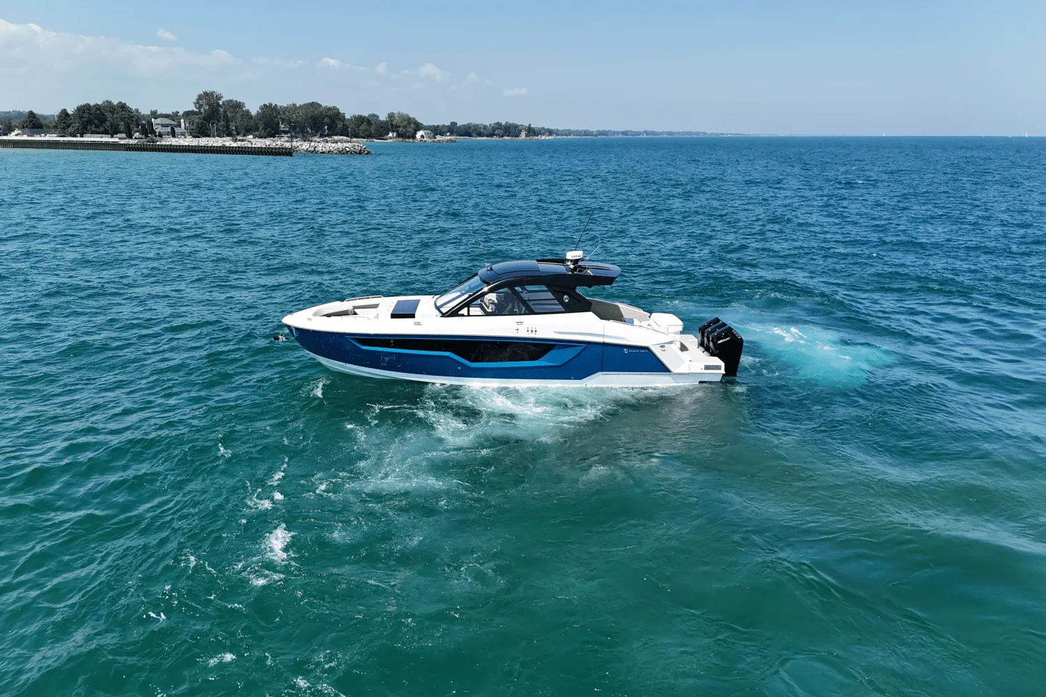 2026 Cruisers Yachts 50GLS OB Image Thumbnail #19