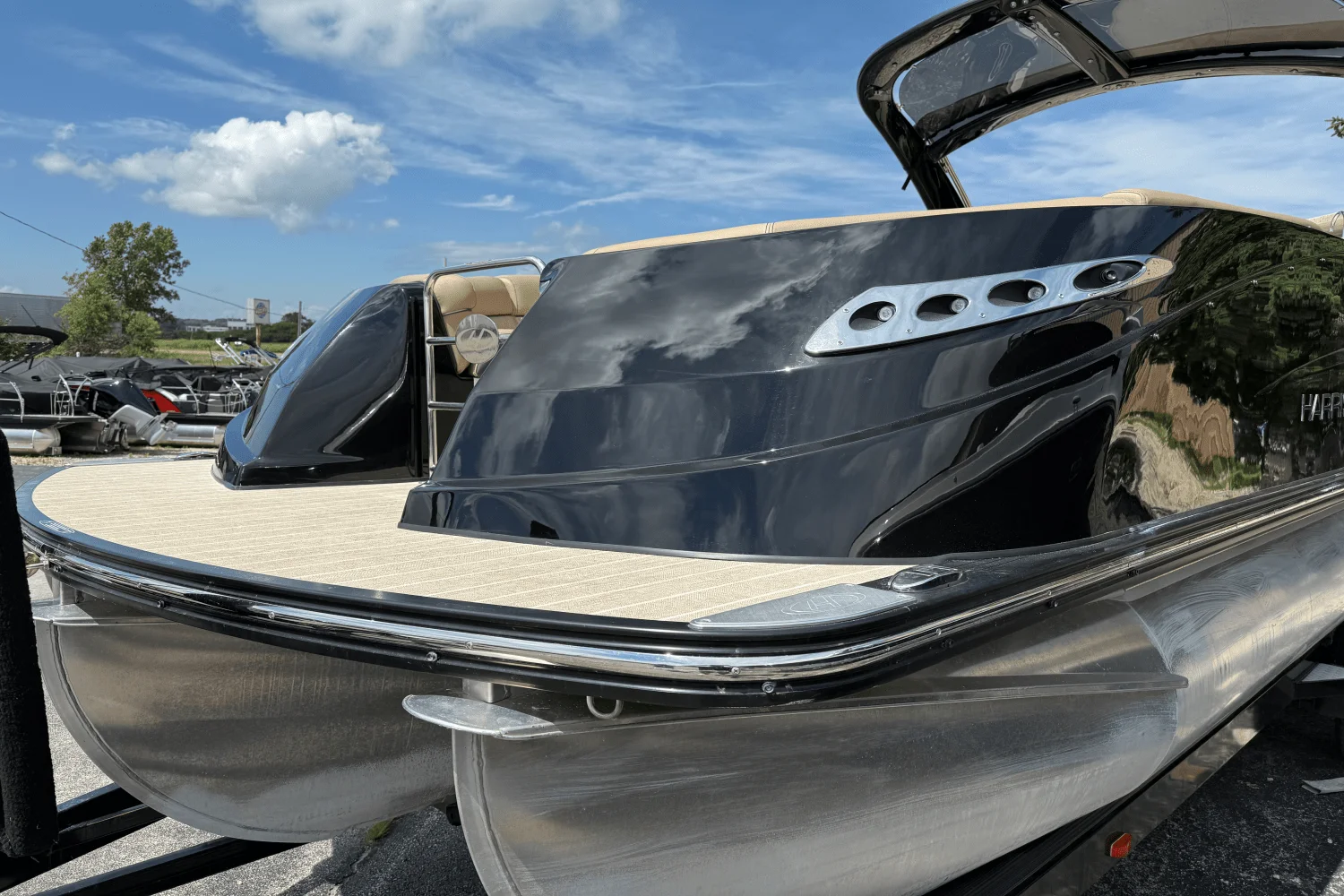 2022 Harris CROWNE Image Thumbnail #3