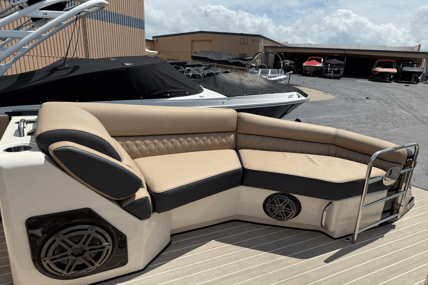 2022 Harris CROWNE Image Thumbnail #16