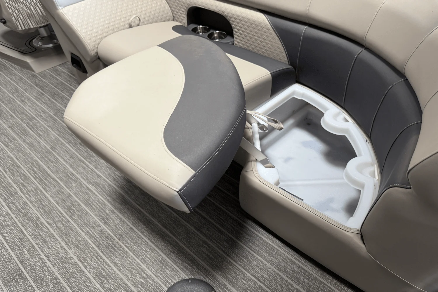 2022 Premier 230 Sunsation Image Thumbnail #34