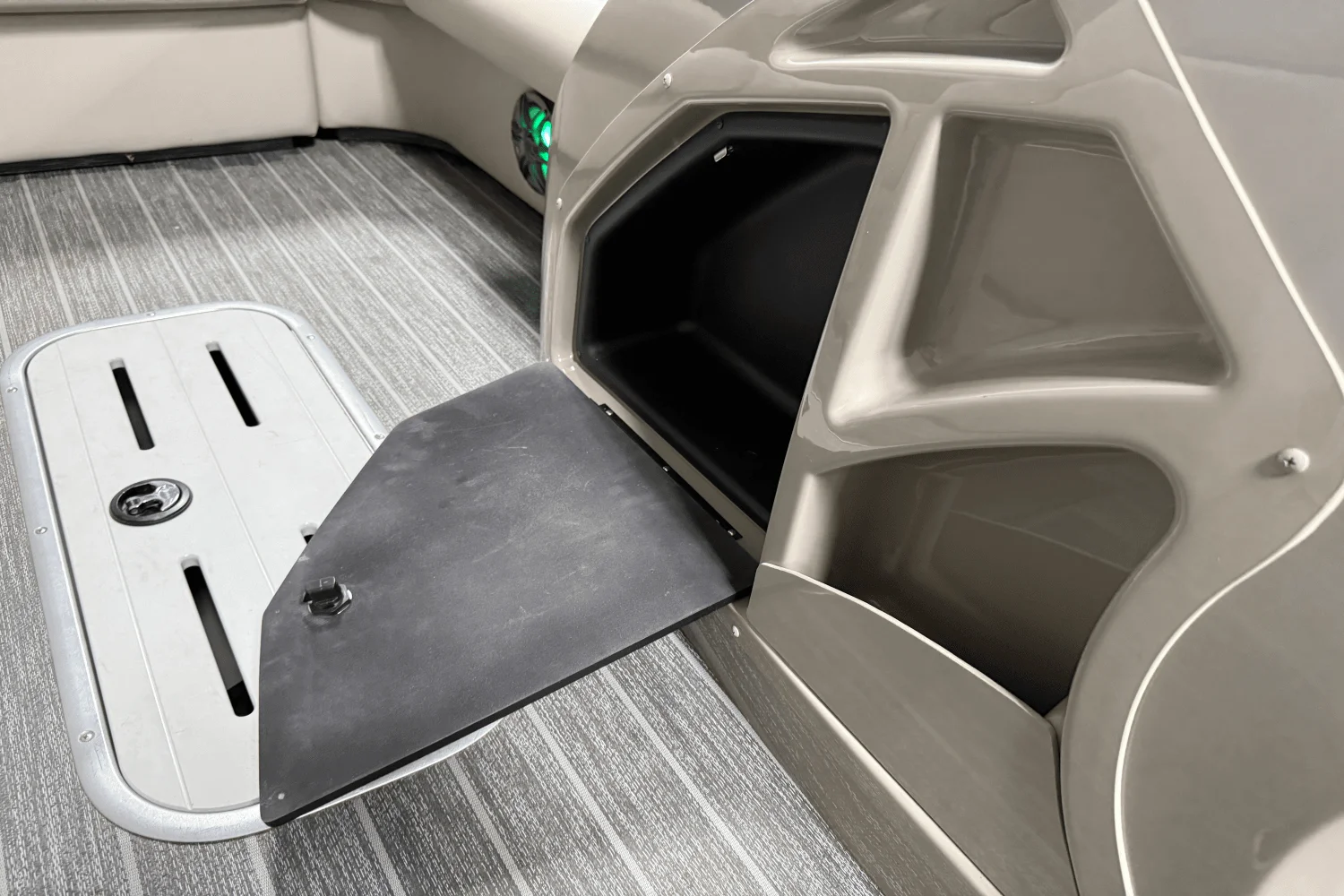 2022 Premier 230 Sunsation Image Thumbnail #55