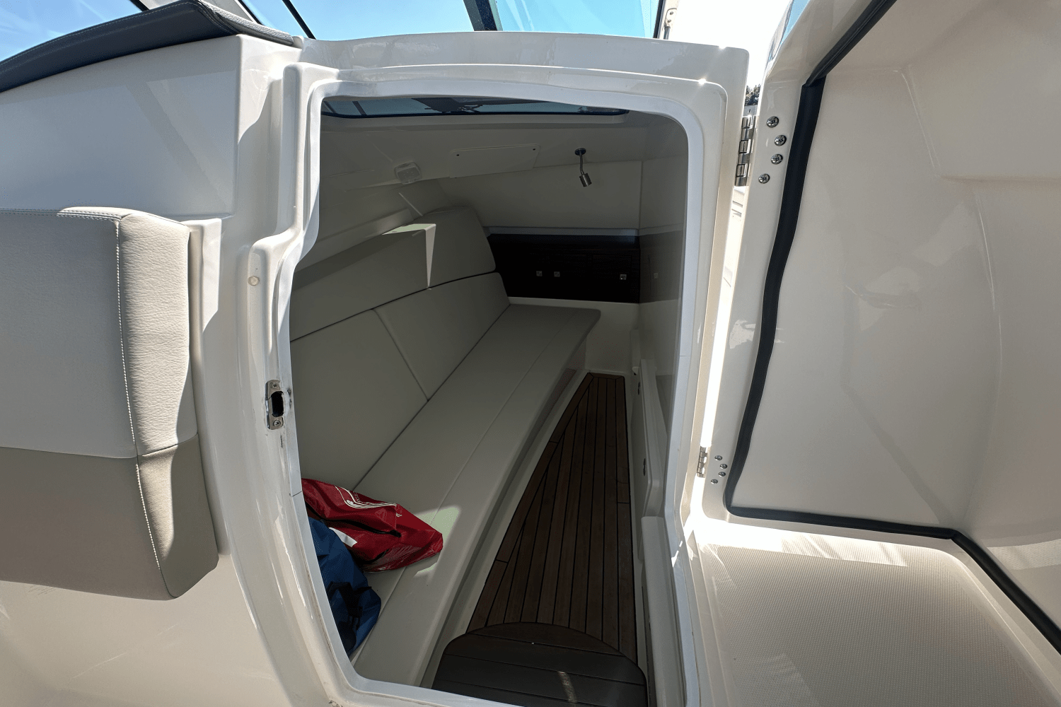 2021 Boston Whaler 320 Vantage Image Thumbnail #18