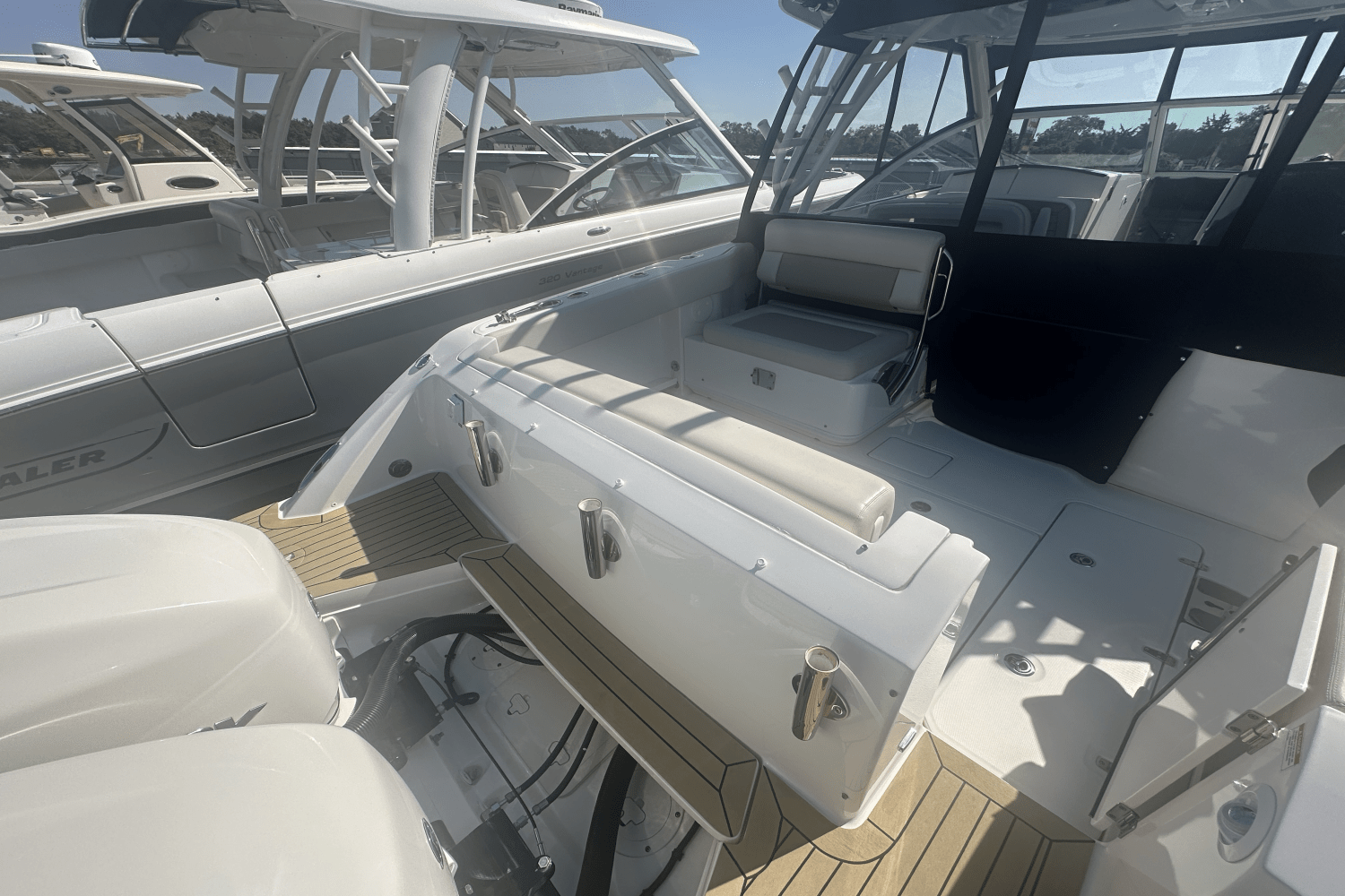 2021 Boston Whaler 320 Vantage Image Thumbnail #6