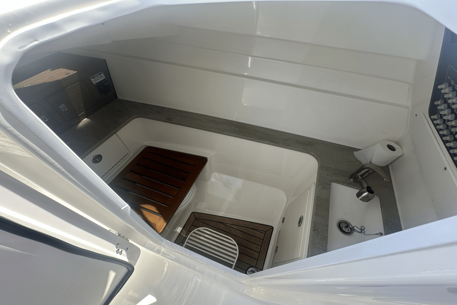 2021 Boston Whaler 320 Vantage Image Thumbnail #23