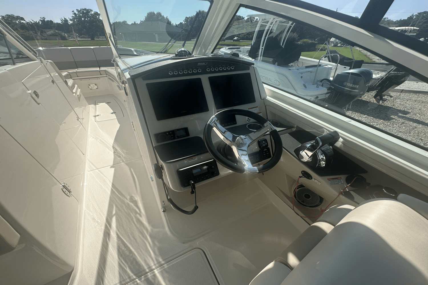 2021 Boston Whaler 320 Vantage Image Thumbnail #20