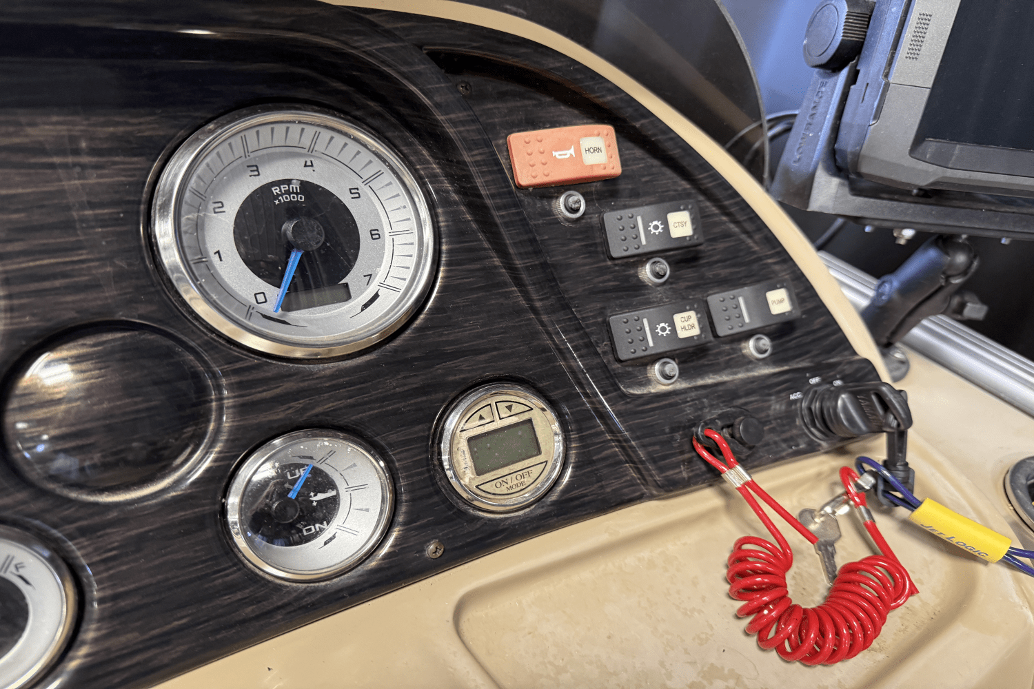 2019 Smokercraft SUNCHASER GENEVA22LD Image Thumbnail #36