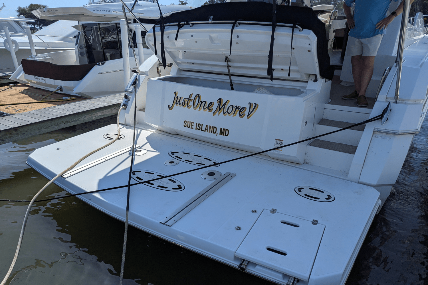 2013 Cruisers Yachts CANTIUS 48 Image Thumbnail #10