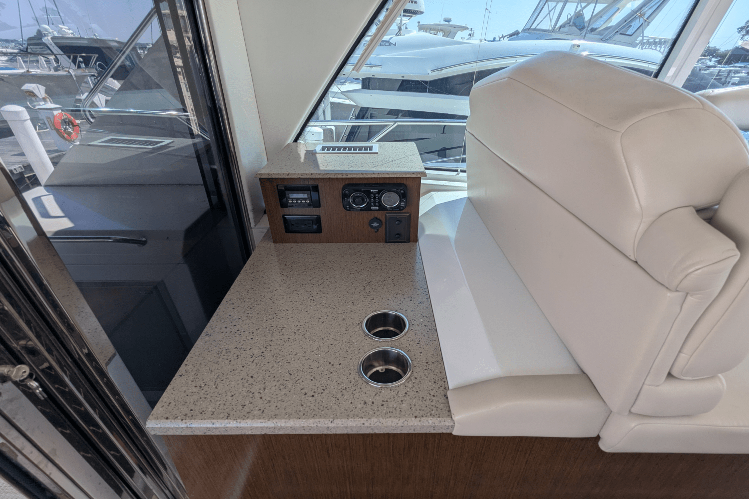 2013 Cruisers Yachts CANTIUS 48 Image Thumbnail #32