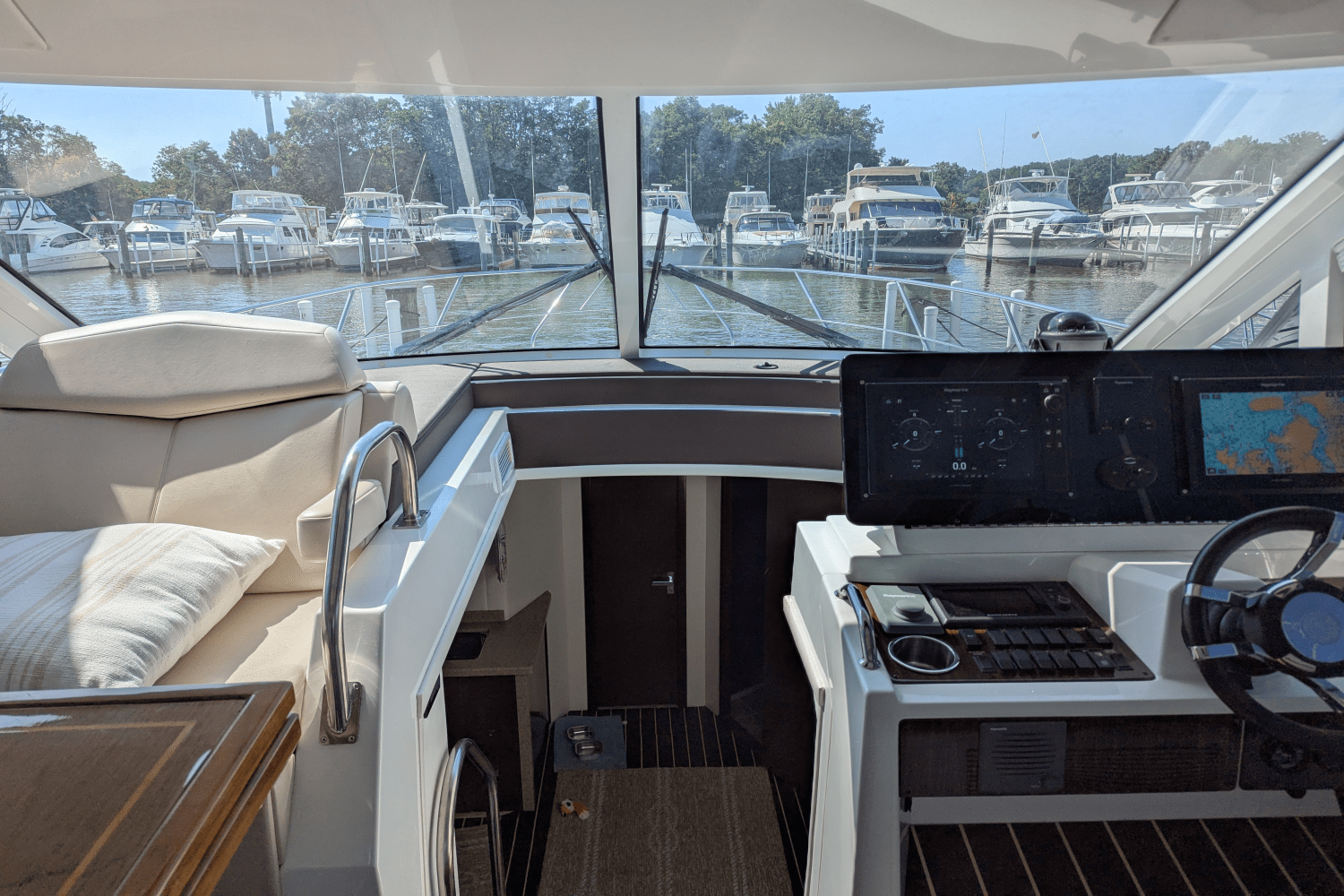 2013 Cruisers Yachts CANTIUS 48 Image Thumbnail #20