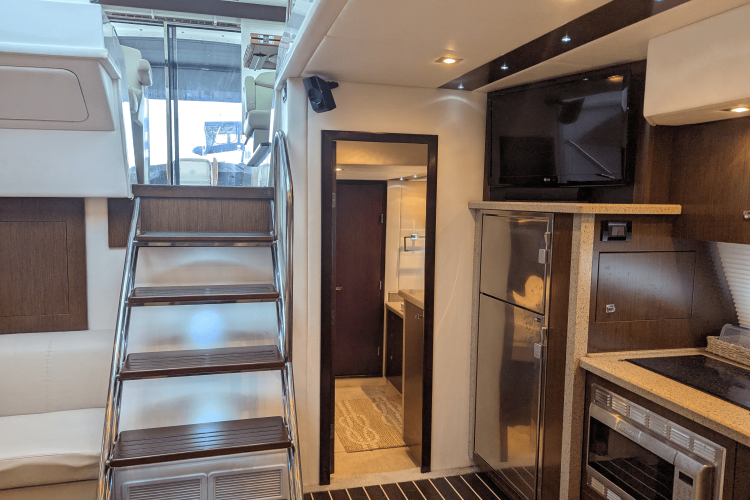 2013 Cruisers Yachts CANTIUS 48 Image Thumbnail #49