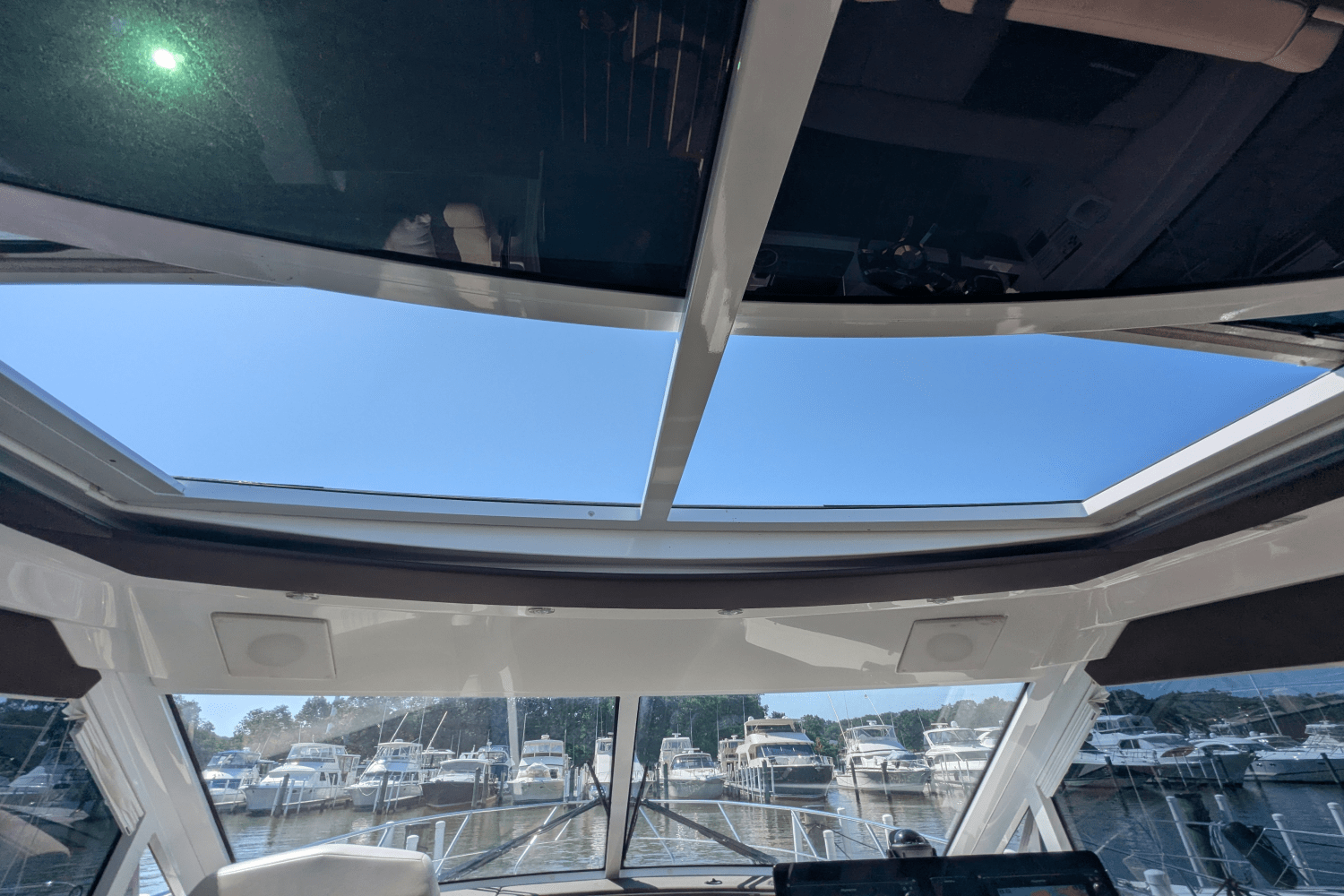 2013 Cruisers Yachts CANTIUS 48 Image Thumbnail #22
