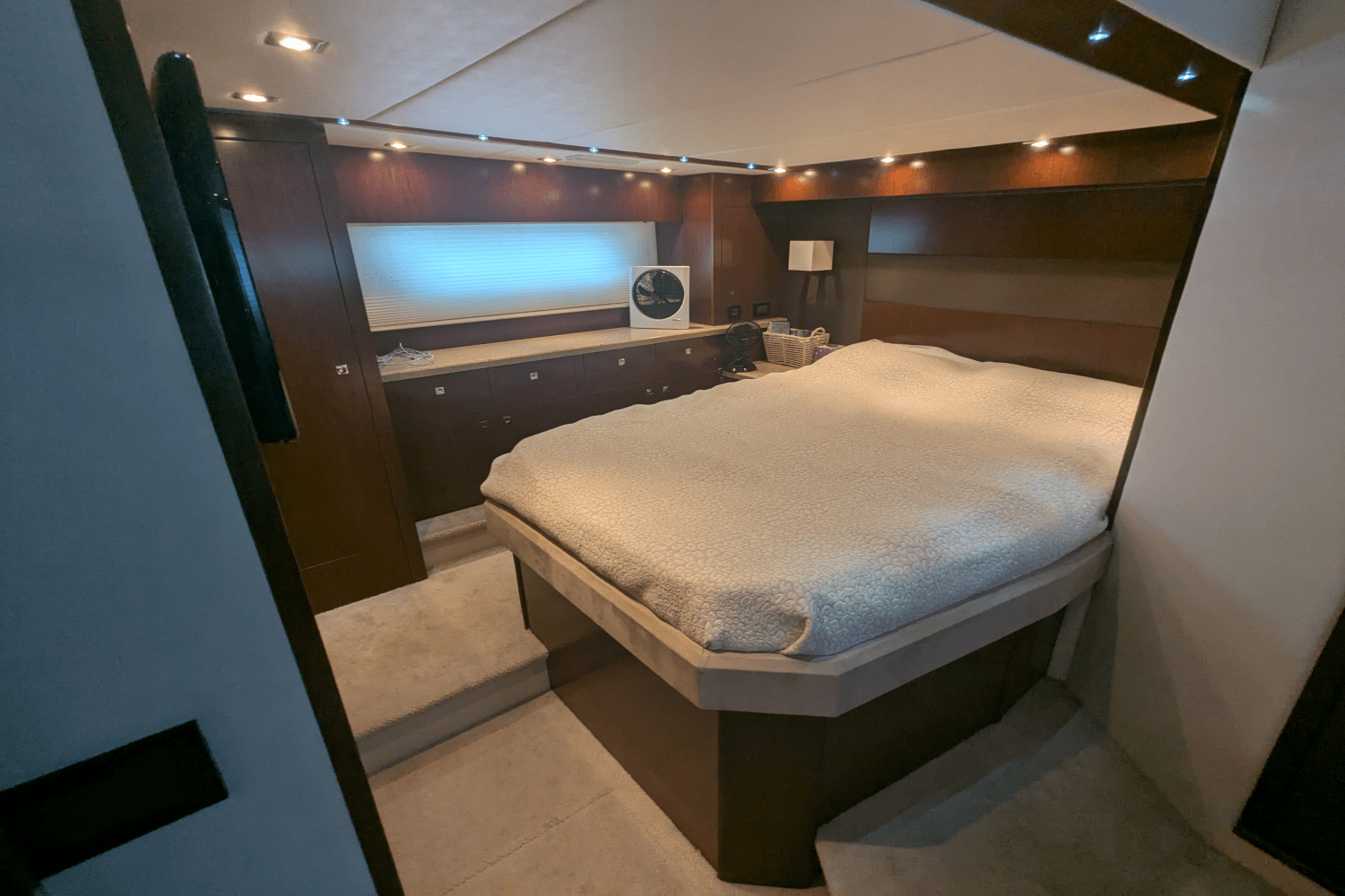 2013 Cruisers Yachts CANTIUS 48 Image Thumbnail #42