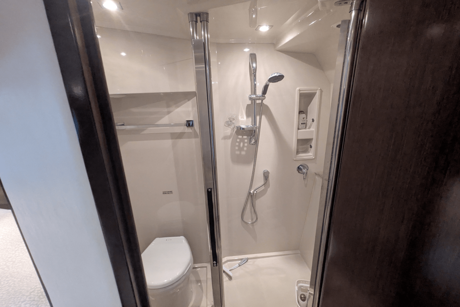 2013 Cruisers Yachts CANTIUS 48 Image Thumbnail #48