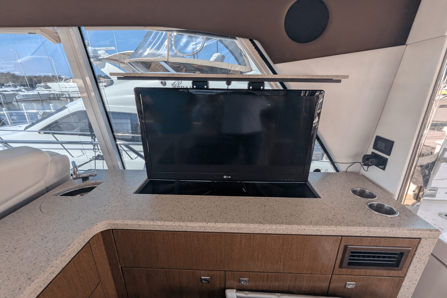 2013 Cruisers Yachts CANTIUS 48 Image Thumbnail #26