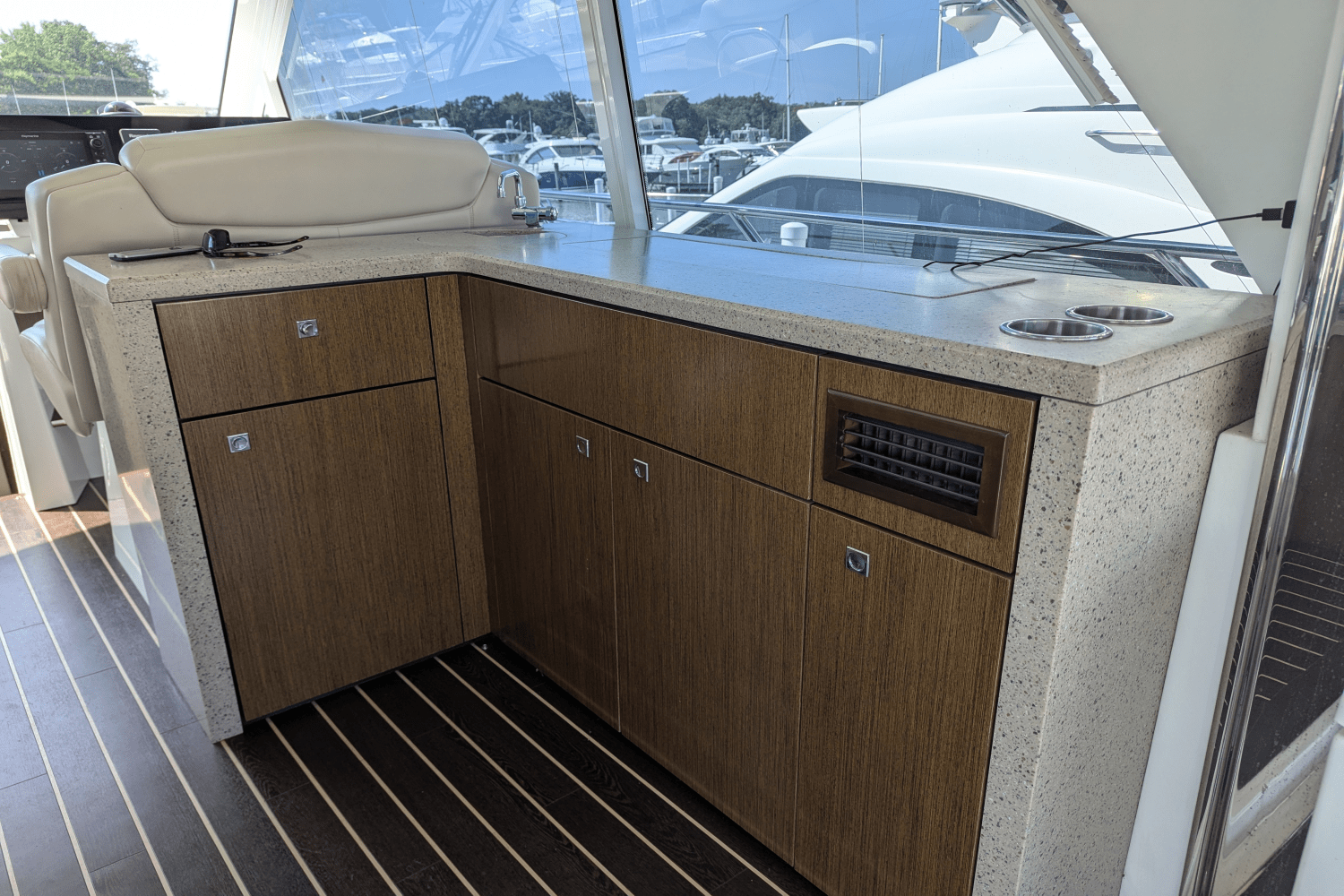 2013 Cruisers Yachts CANTIUS 48 Image Thumbnail #28