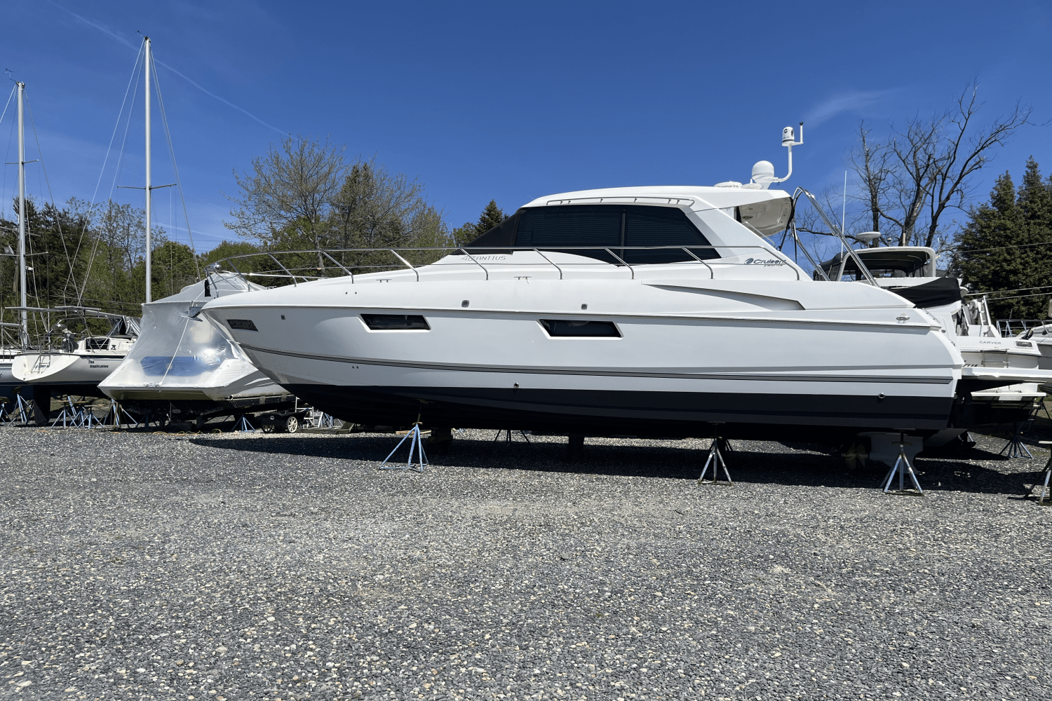 2013 Cruisers Yachts CANTIUS 48 Image Thumbnail #2