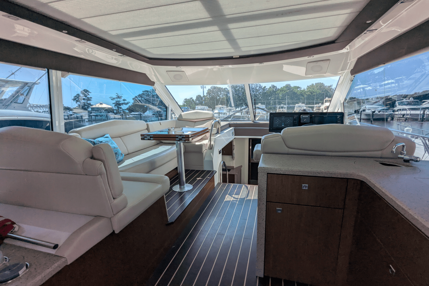 2013 Cruisers Yachts CANTIUS 48 Image Thumbnail #31