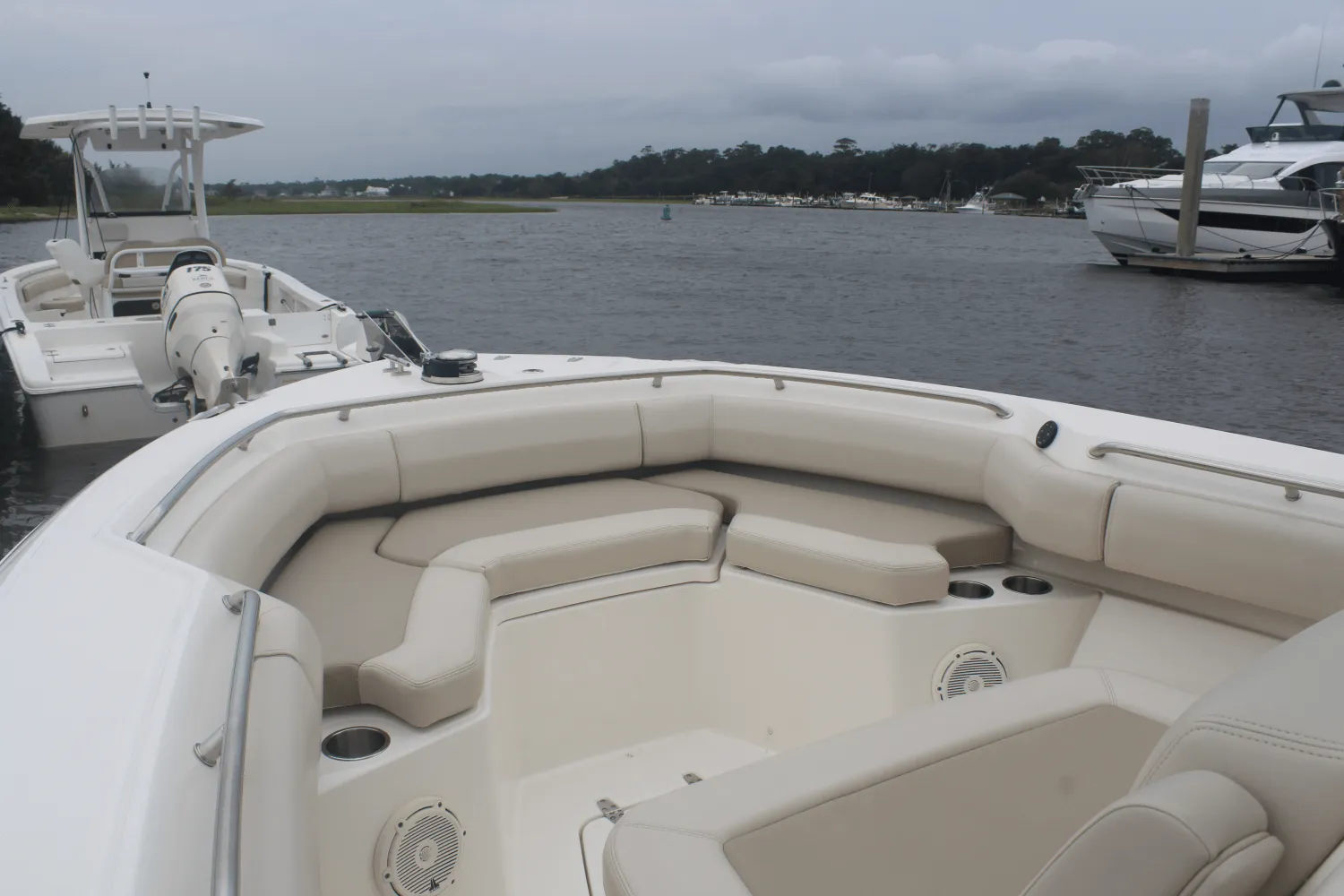 2020 Boston Whaler 250 OUTRAGE Image Thumbnail #11