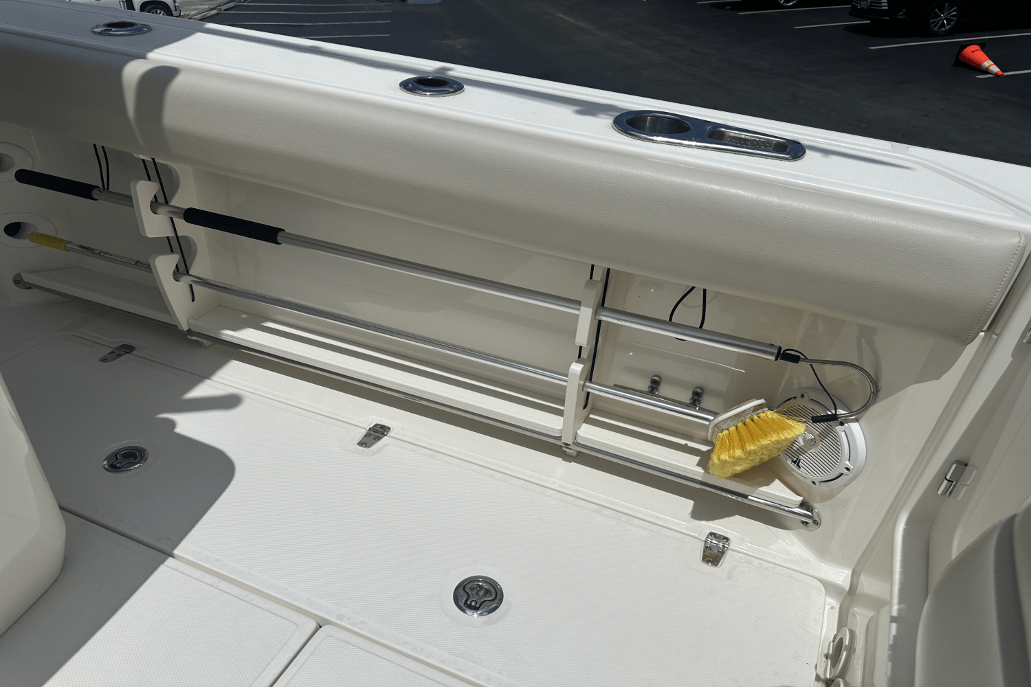 2020 Boston Whaler 250 OUTRAGE Image Thumbnail #9