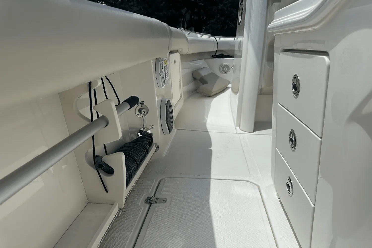 2020 Boston Whaler 250 OUTRAGE Image Thumbnail #10