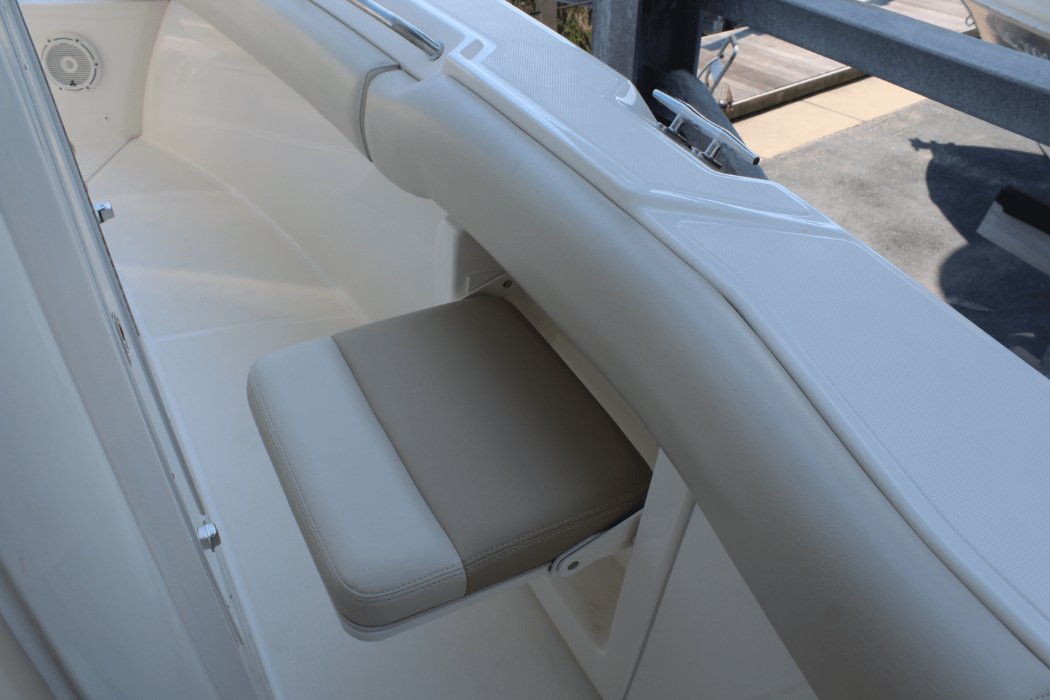 2020 Boston Whaler 250 OUTRAGE Image Thumbnail #29