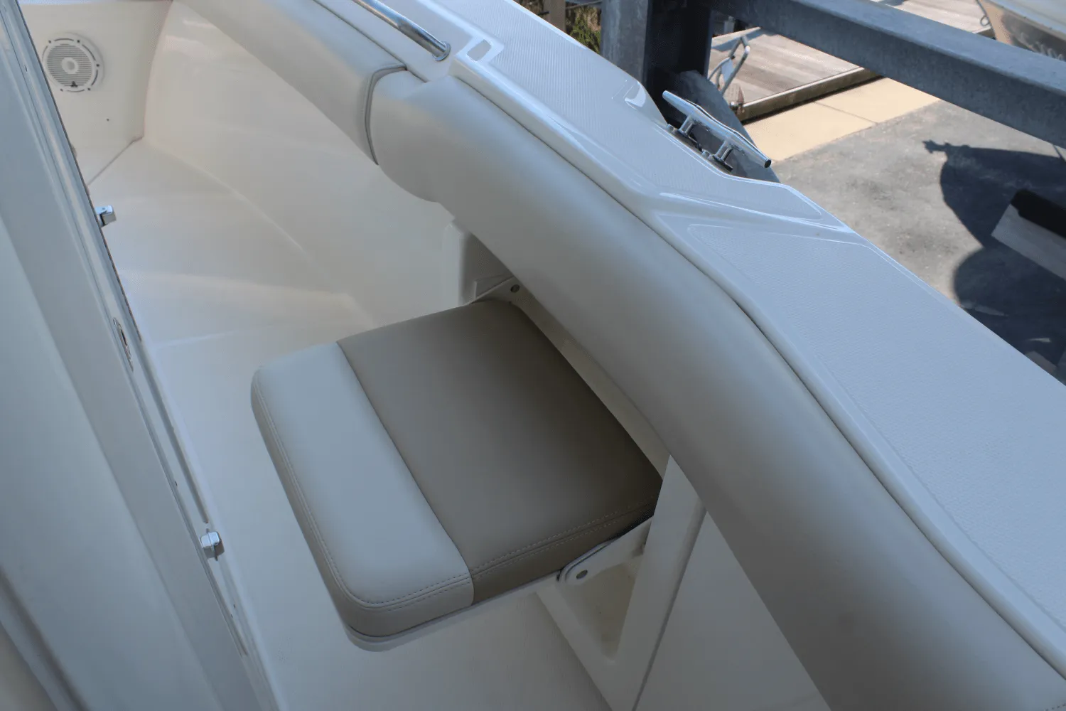 2020 Boston Whaler 250 OUTRAGE Image Thumbnail #29